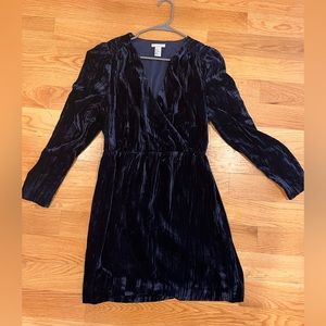 Long sleeve navy crushed velvet dress from H&M